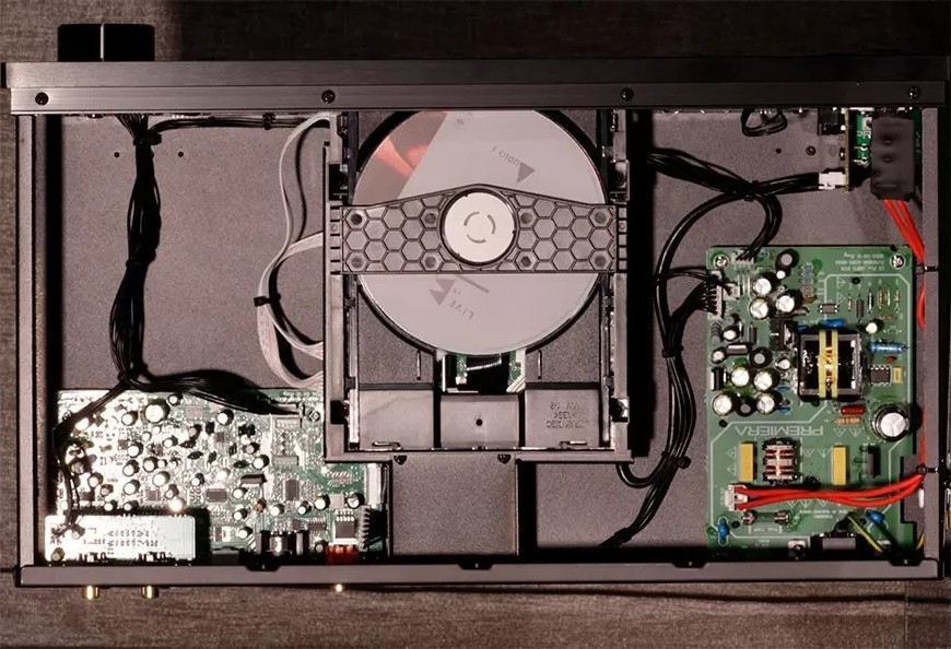 PREMIERA C1 PRO CD-проигрыватель внутри