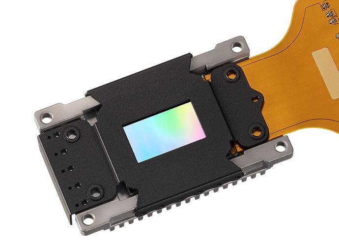 0,61" панель SXRD™ с 8,3 миллионами пикселей